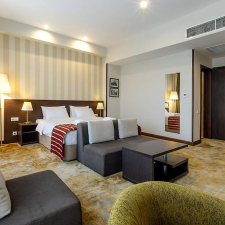 Citrus Hotel Тбилиси Екстериор снимка