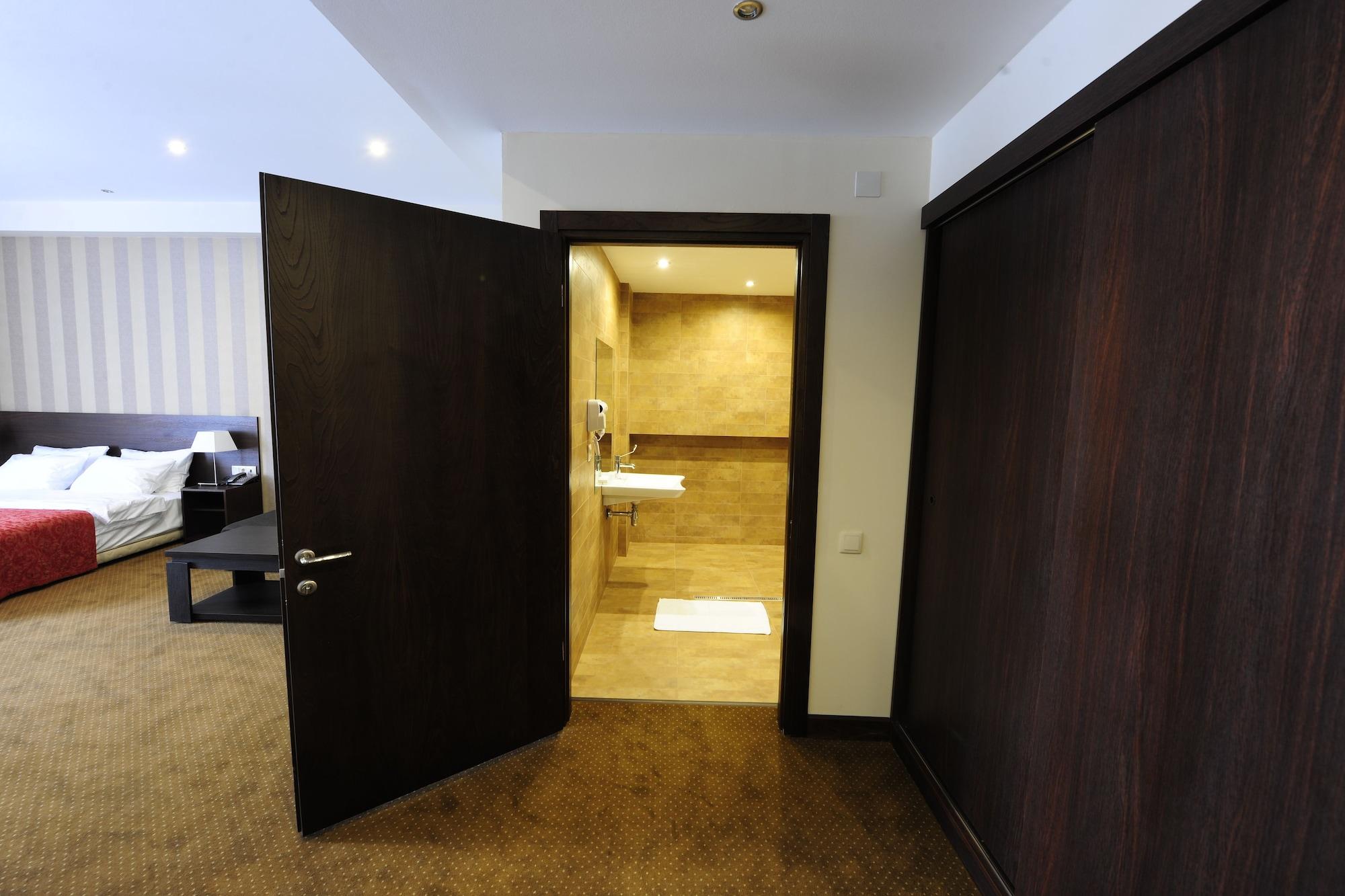 Citrus Hotel Тбилиси Екстериор снимка