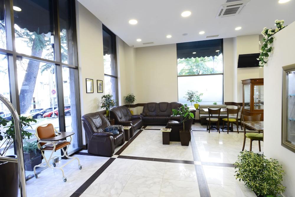 Citrus Hotel Тбилиси Екстериор снимка