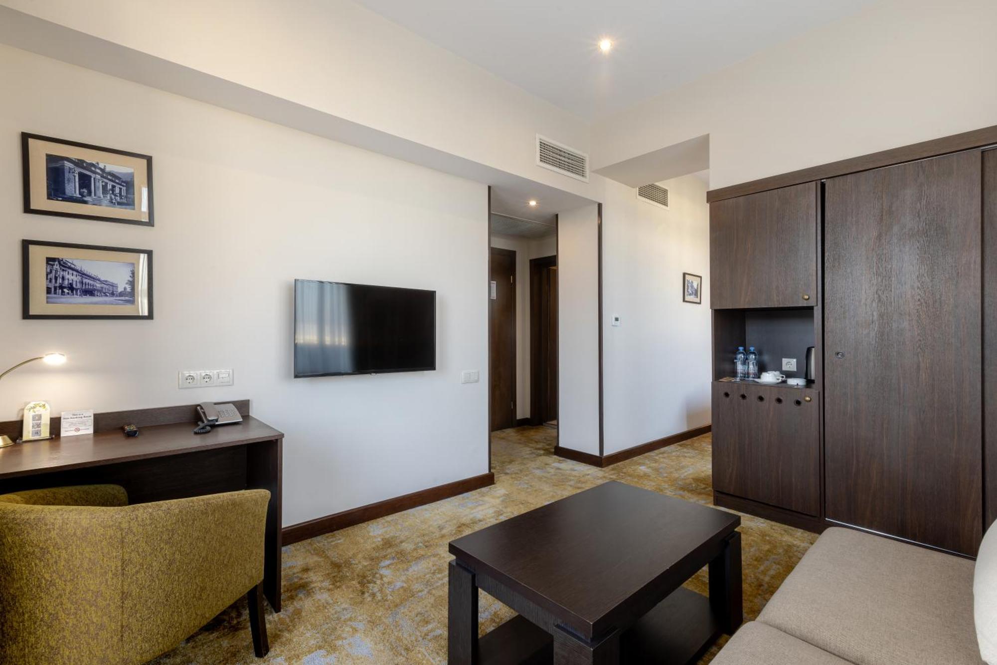 Citrus Hotel Тбилиси Стая снимка