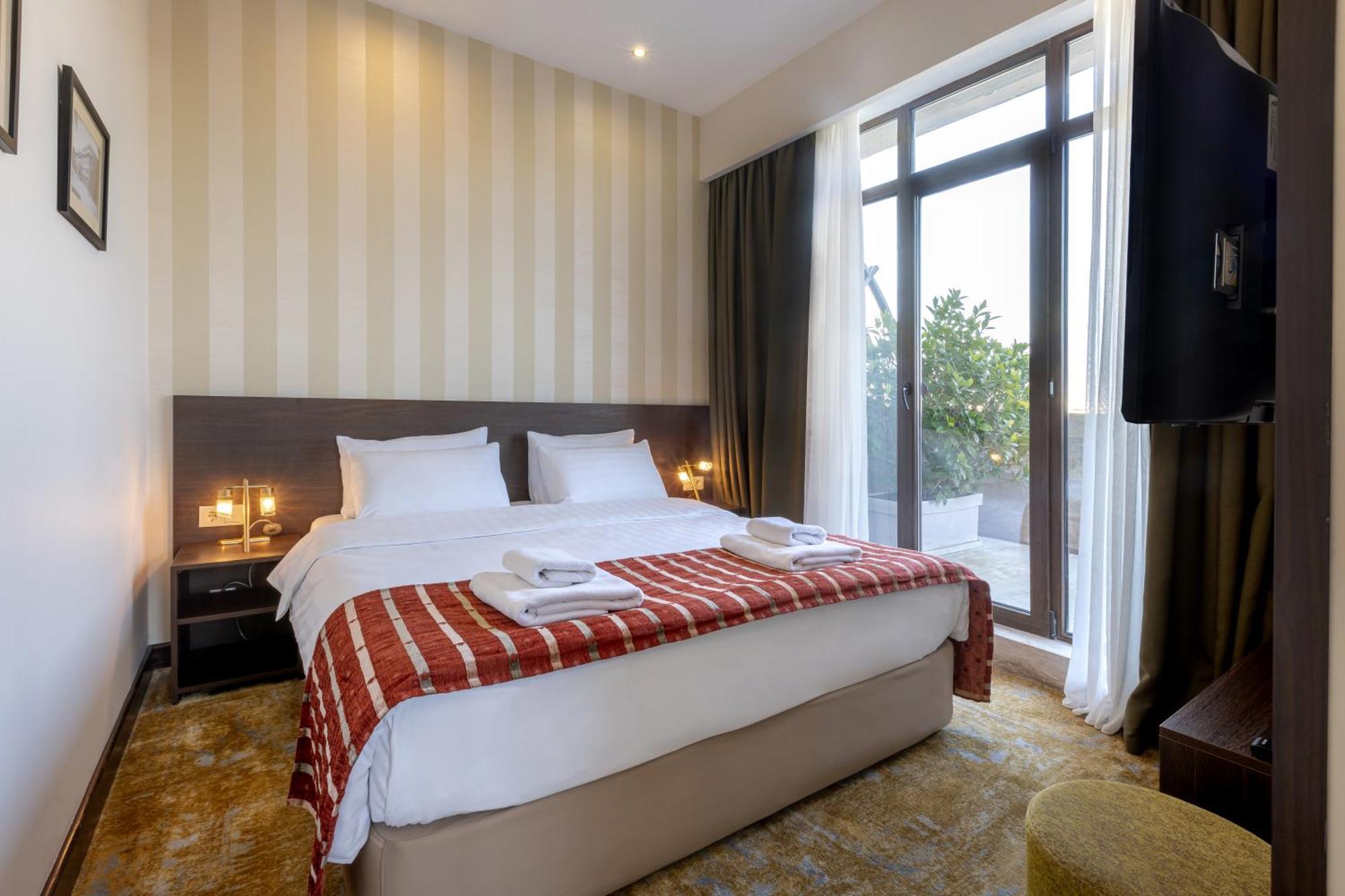 Citrus Hotel Тбилиси Екстериор снимка