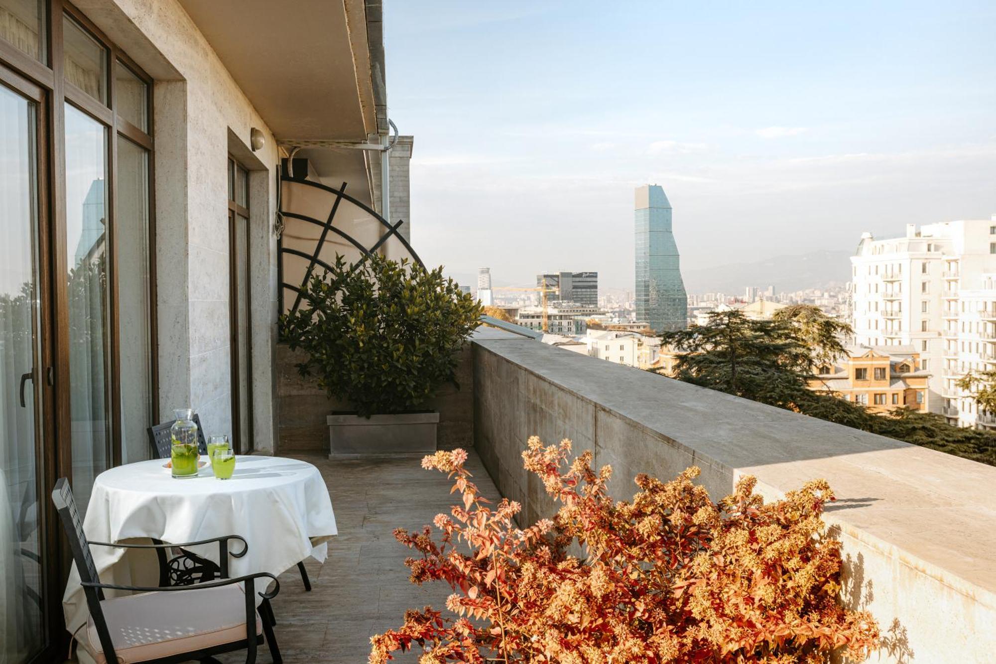 Citrus Hotel Тбилиси Стая снимка