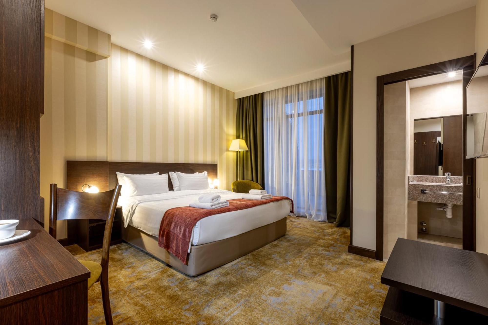 Citrus Hotel Тбилиси Екстериор снимка