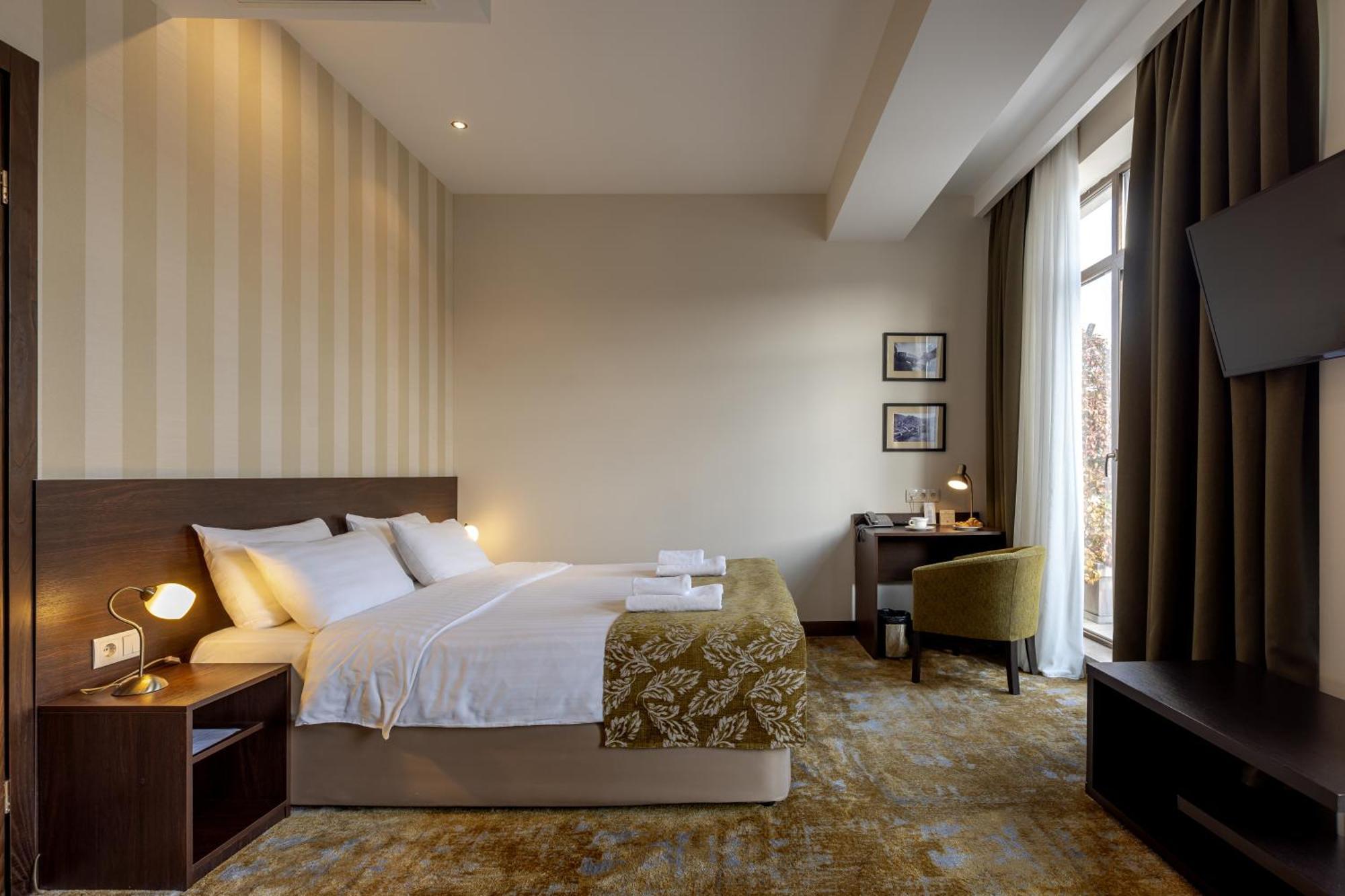 Citrus Hotel Тбилиси Екстериор снимка