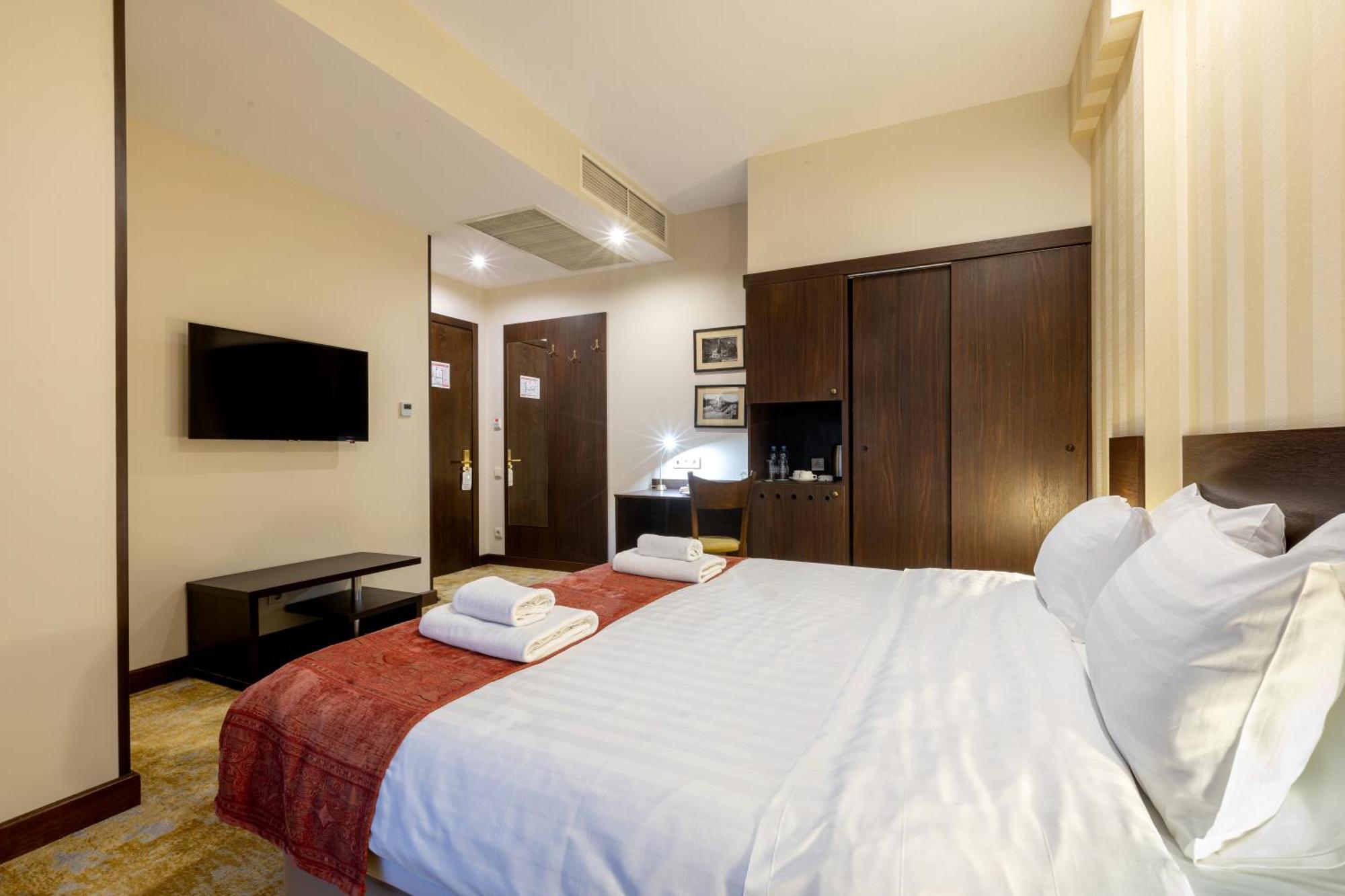 Citrus Hotel Тбилиси Екстериор снимка