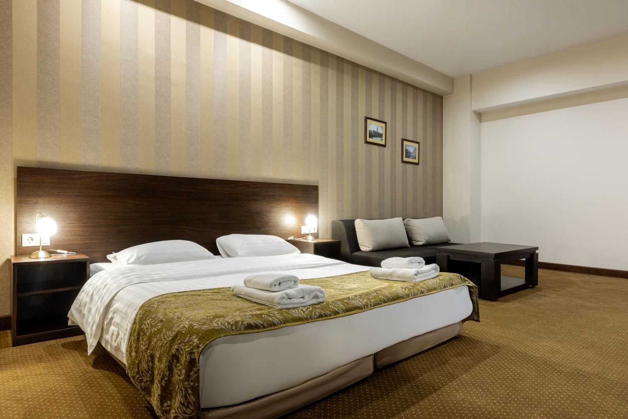 Citrus Hotel Тбилиси Стая снимка