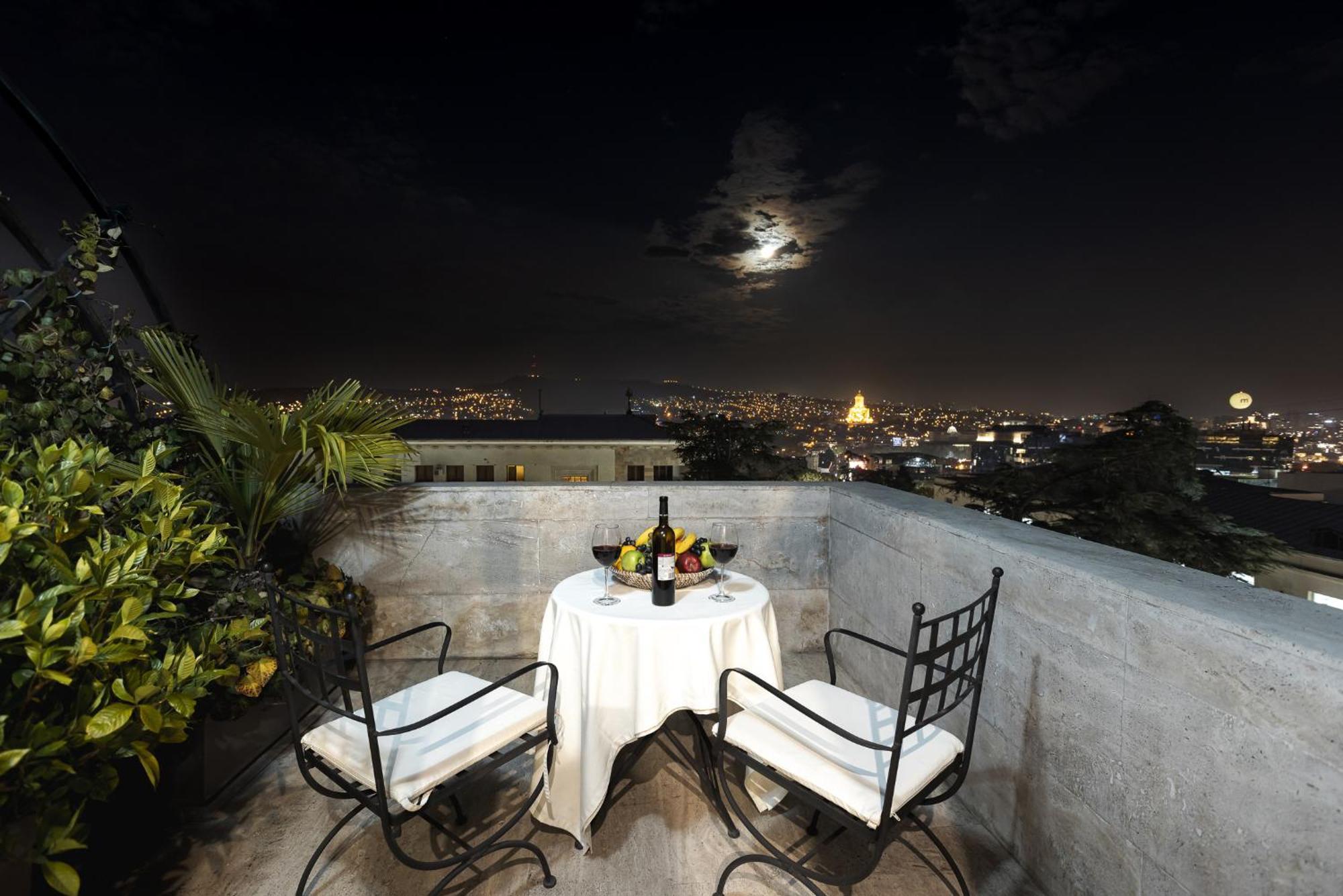 Citrus Hotel Тбилиси Екстериор снимка