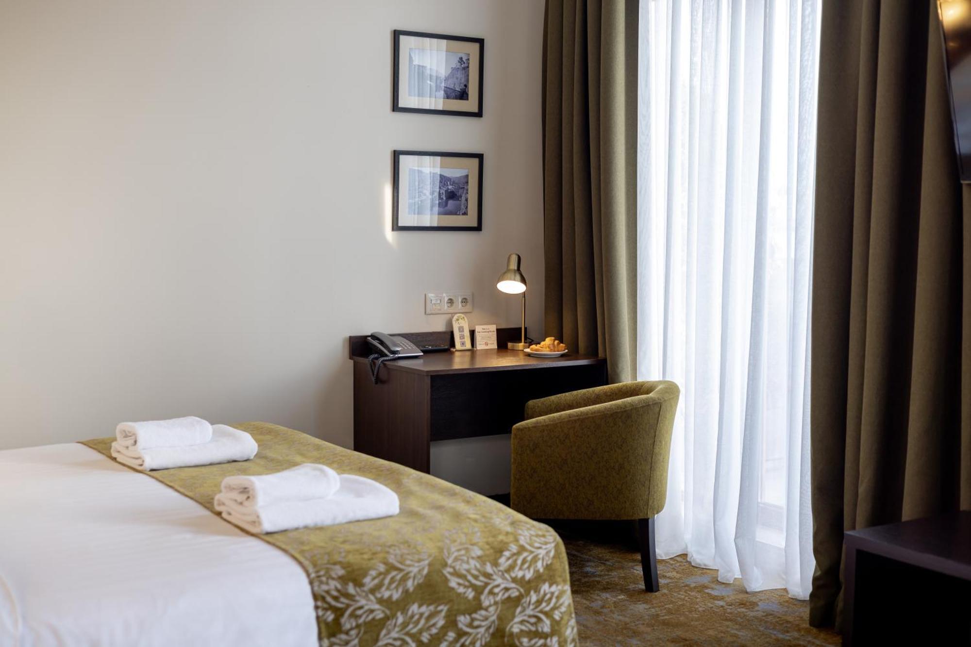 Citrus Hotel Тбилиси Екстериор снимка