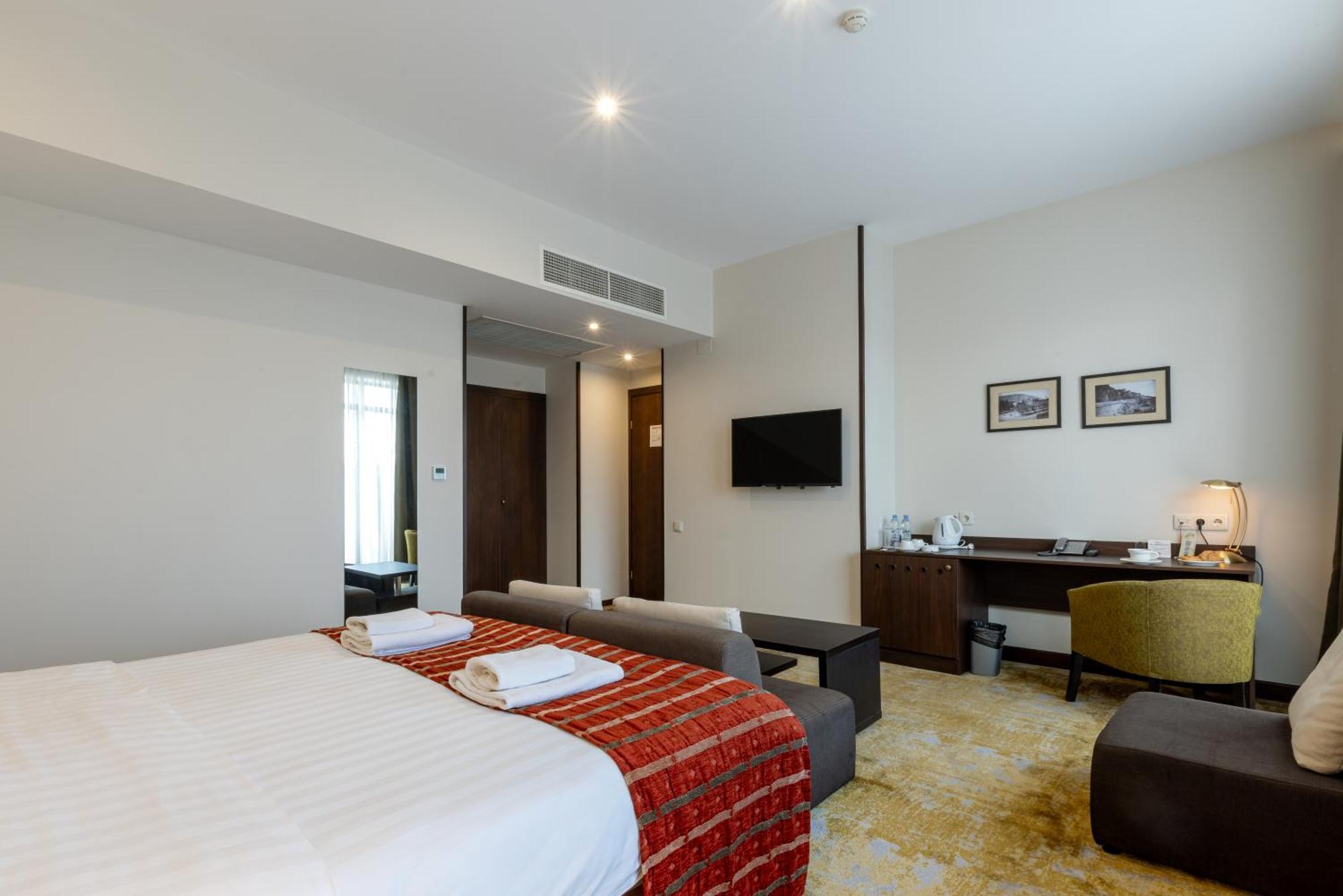 Citrus Hotel Тбилиси Екстериор снимка