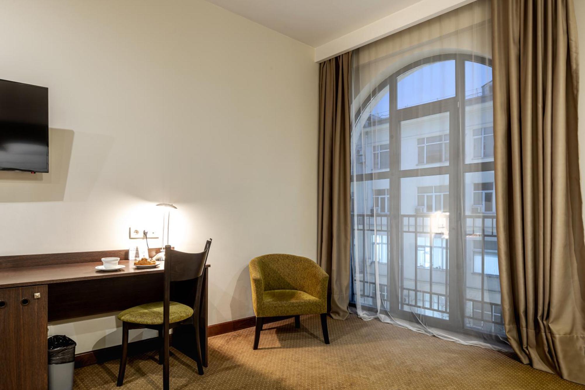 Citrus Hotel Тбилиси Стая снимка