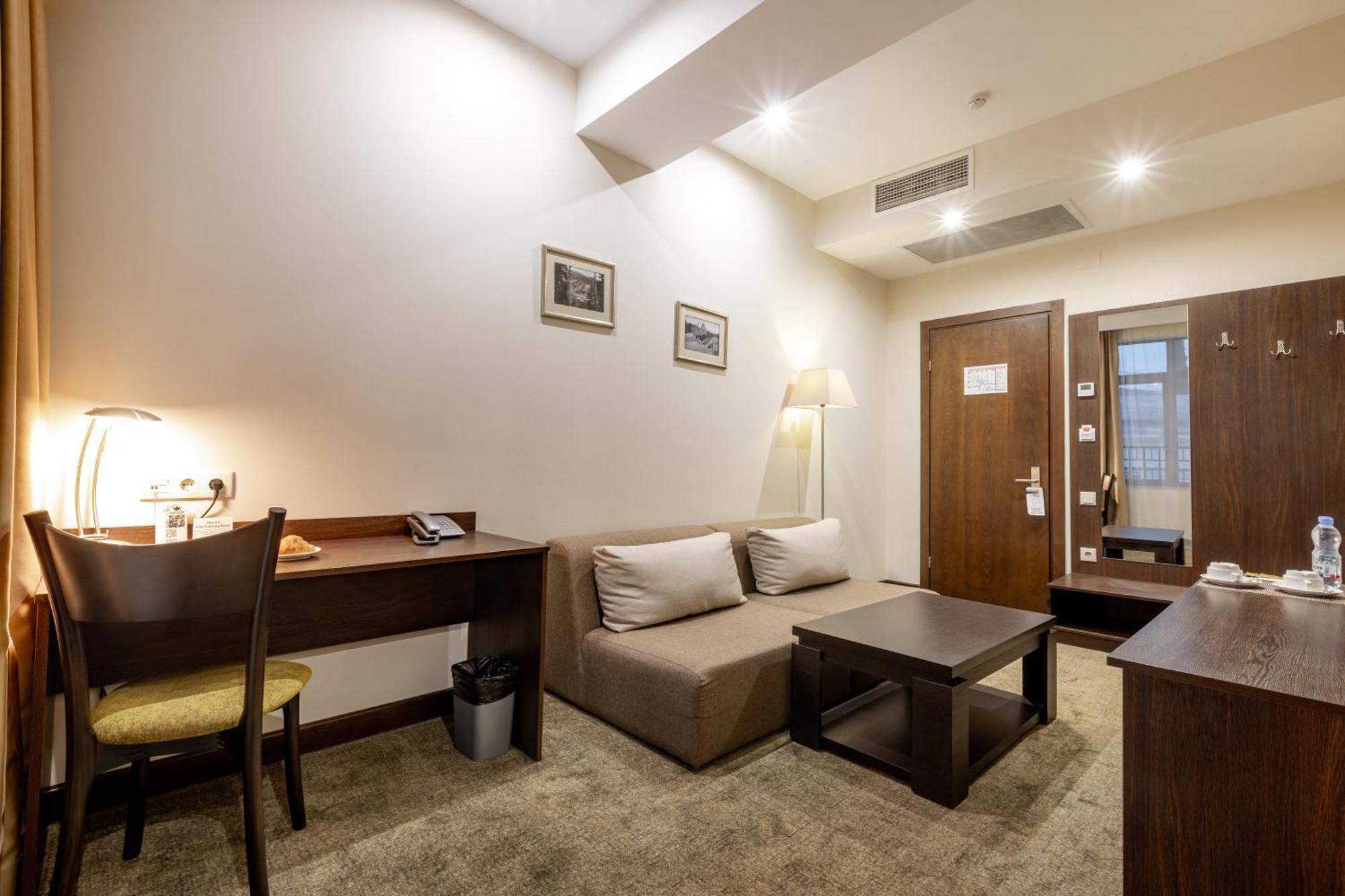 Citrus Hotel Тбилиси Екстериор снимка