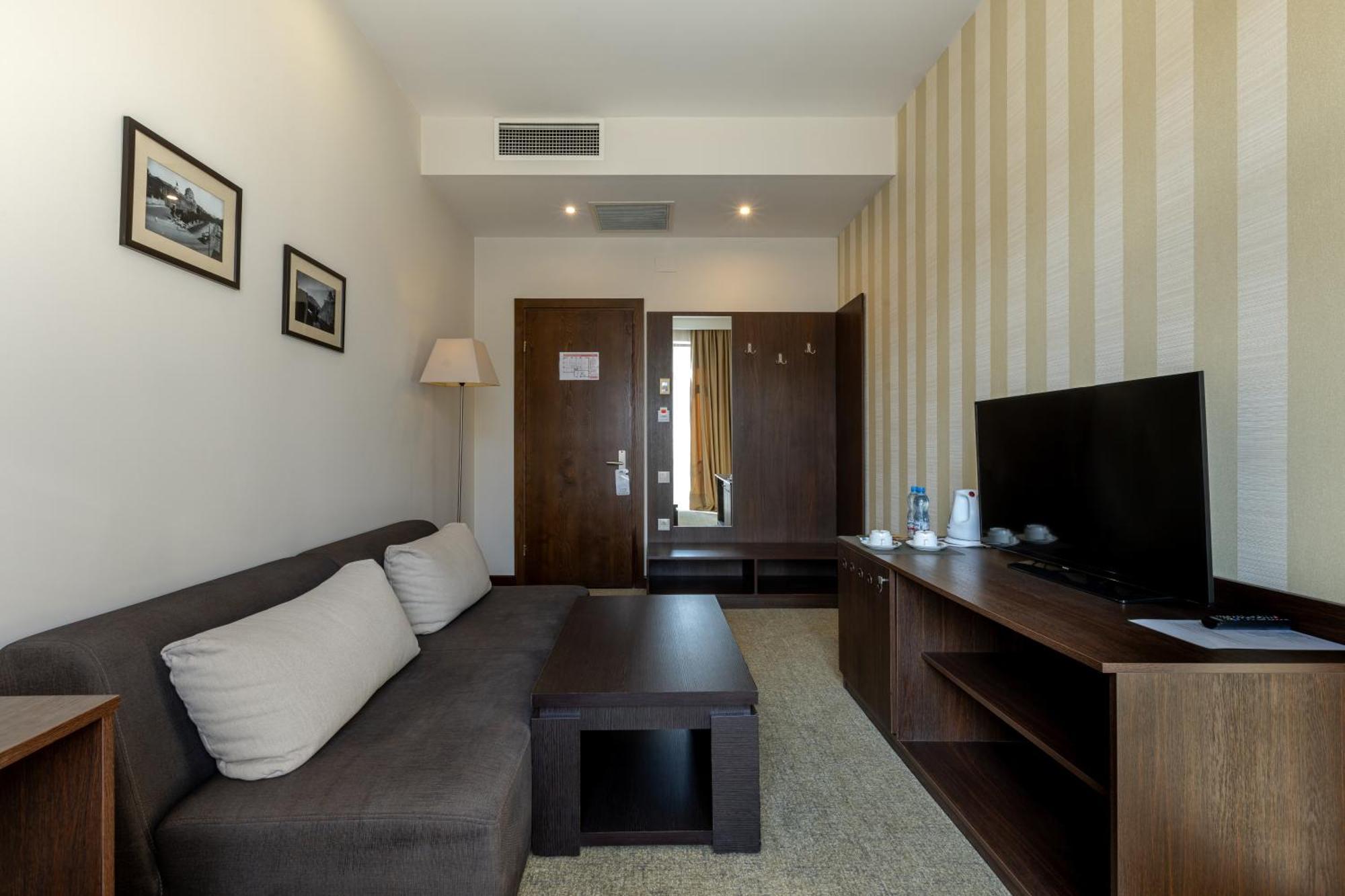 Citrus Hotel Тбилиси Стая снимка