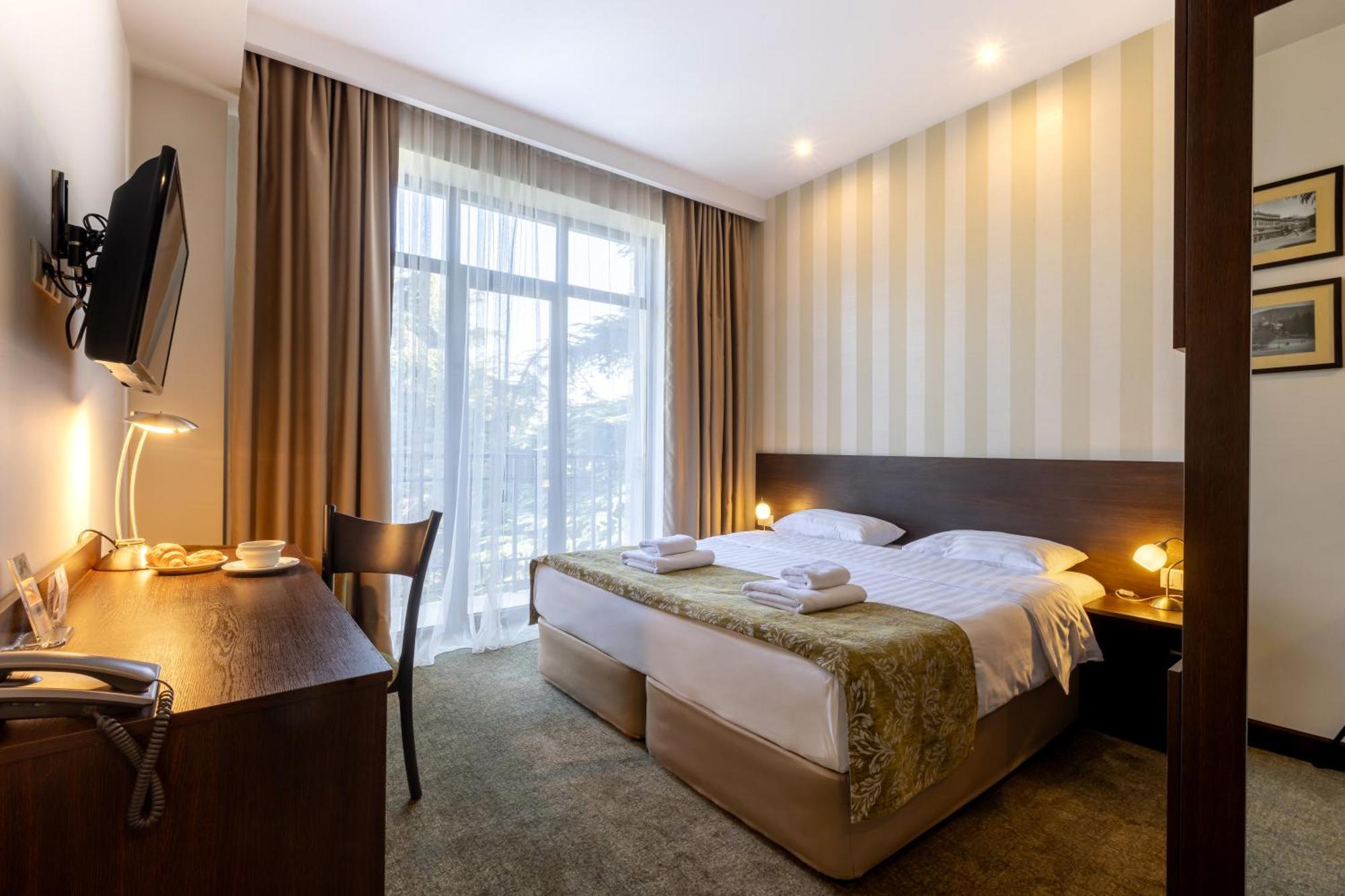 Citrus Hotel Тбилиси Екстериор снимка