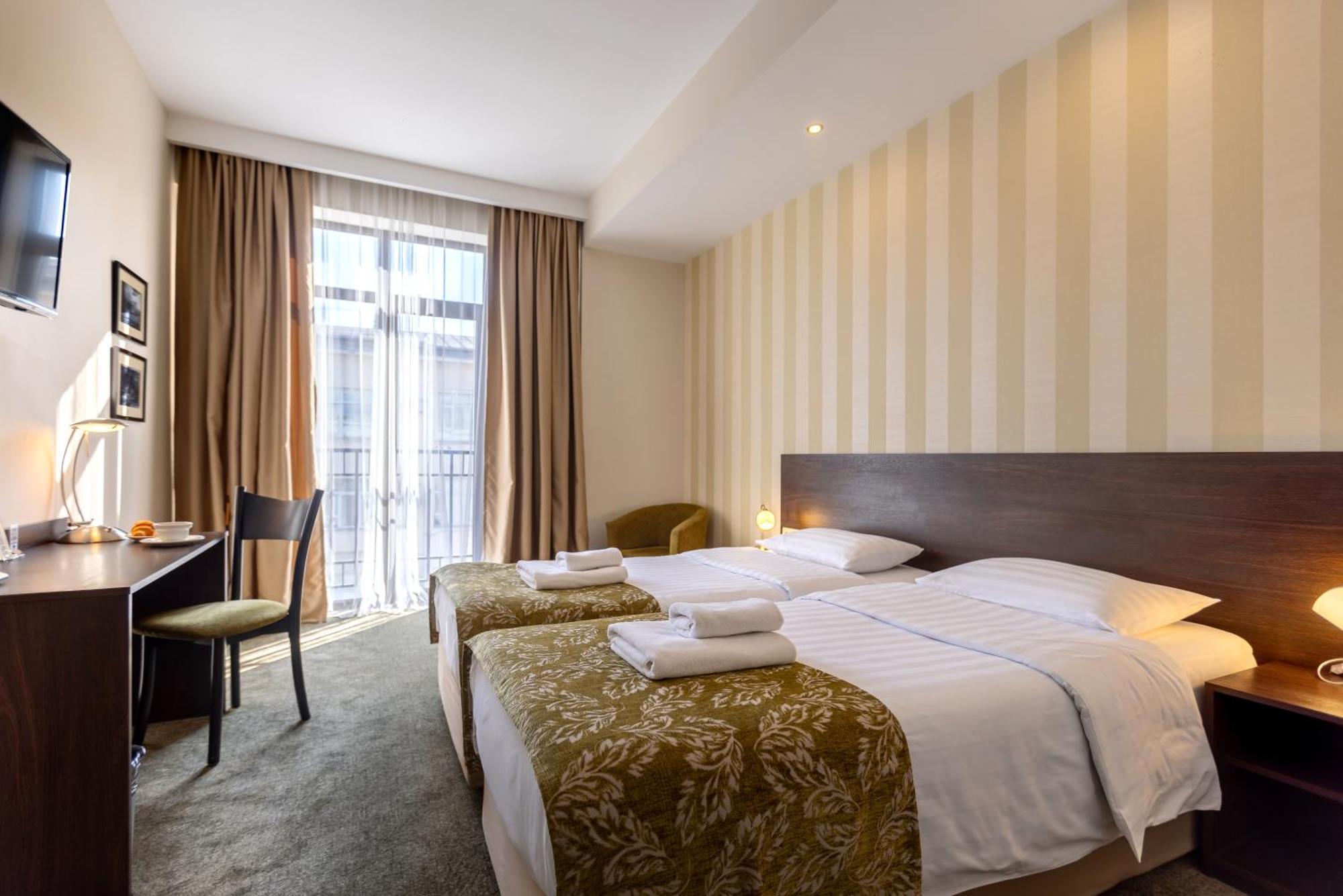 Citrus Hotel Тбилиси Екстериор снимка