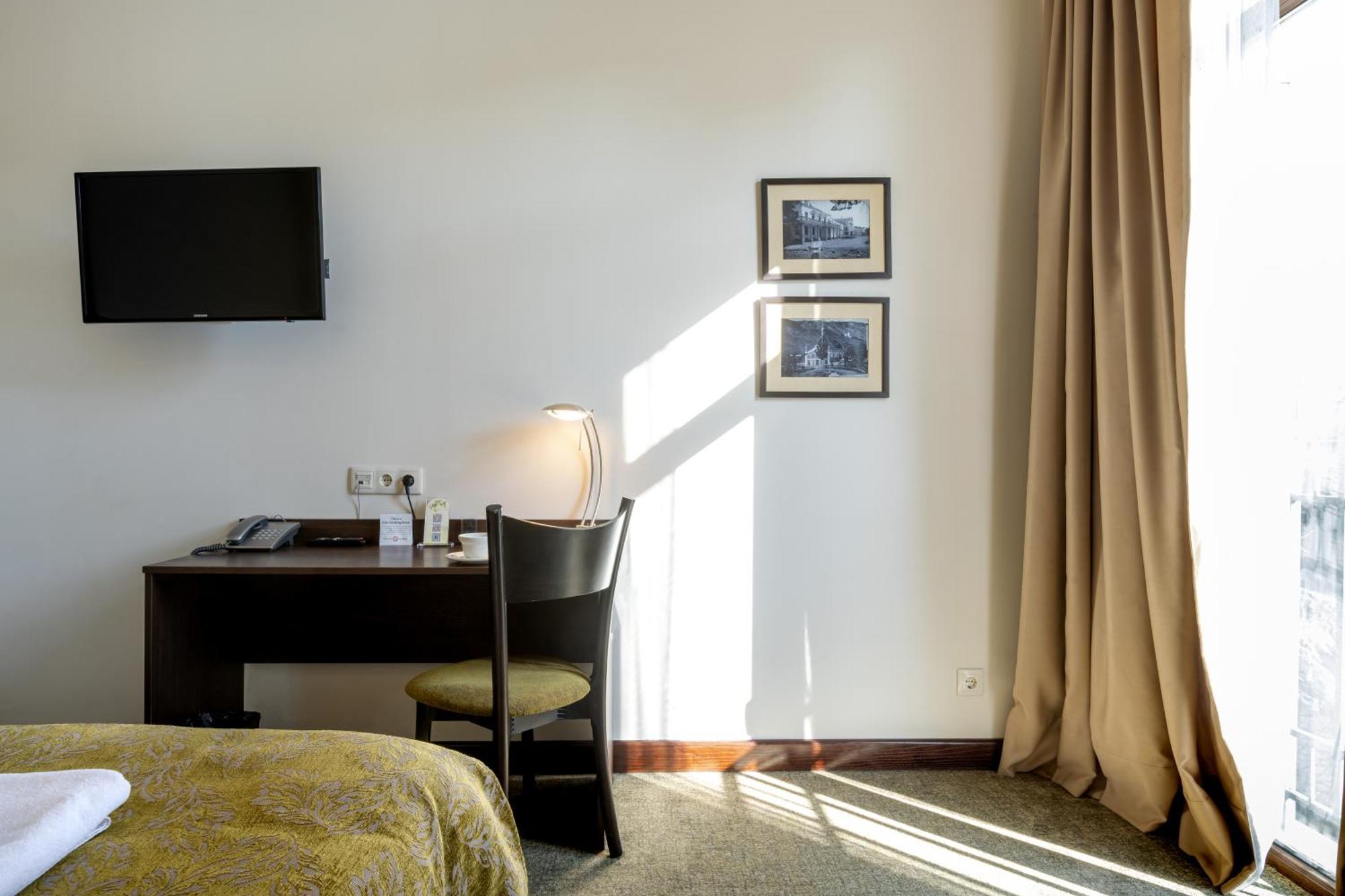 Citrus Hotel Тбилиси Екстериор снимка