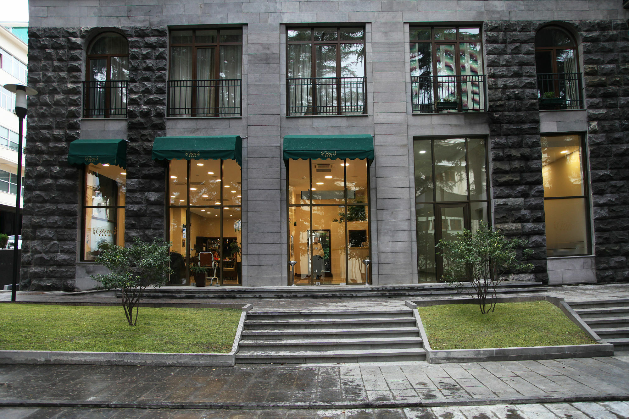 Citrus Hotel Тбилиси Екстериор снимка